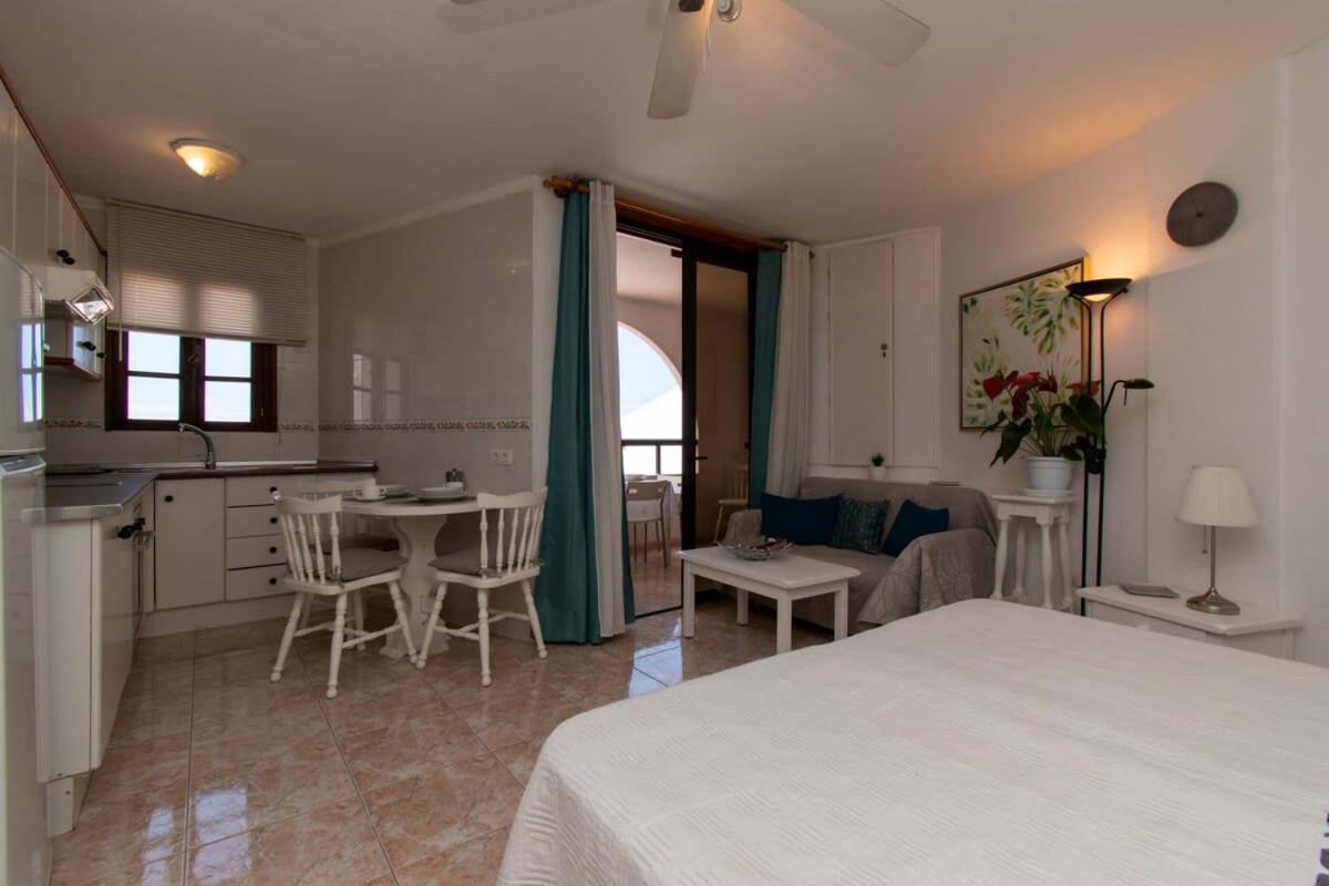 Parque Santiago II 269 - Studio With Sea And Pool Views Плая де лас Америкас Екстериор снимка